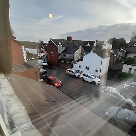 Entire Victoria Park Cardiff Apartment With Free Street Parking Bus 17 And 18 Direct To Cardiff City Centre, Fast Free Wi-Fi Exterior foto
